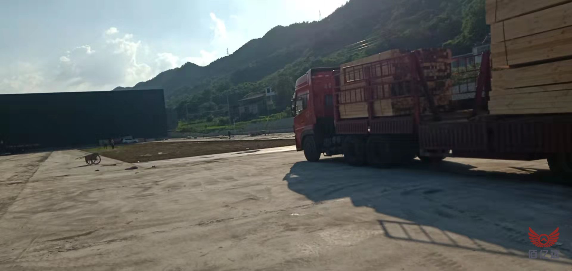 重庆合川区客户<a href='https://www.baiyidamuye.com/jzmf/' target='_blank'><u>建筑木方</u></a>到货信息2
